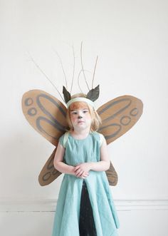 Fairy Deer Costume with Cardboard Wings Cardboard Wings, Halloween Costume Game, Deer Costume, Bat Costume, Woodland Deer, Face Painting Halloween, Fairy Girl