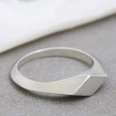 Signet Ring Diamond, Geometric Ring Designs, Women's Signet Ring, Modern Ring Design, Lost Wax Jewelry, Asymmetrical Ring