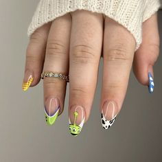 Kutek Disney, Summer Gel Nails, Halloween Acrylic Nails, Short Fake Nails, Short Nails Art, Easy Nails, Disney Nails, Fake Nail