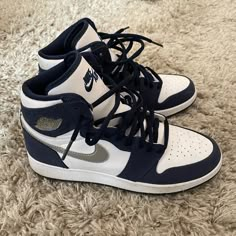 Midnight Navy High Top Jordan Nike. Size 6y > Womens 7.5. Price Firm** High Top Jordans, Cute Nike Shoes, Cute Nikes, Swag Shoes, Midnight Navy, Retro Color, Jordan 1 Retro, Trendy Shoes, Fit Check