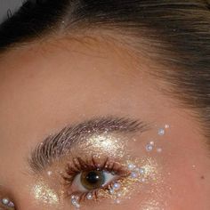 Cool Girl Makeup, Beautiful Skin Foundation, Angel Tears, Gold Highlight, Gold And Pearls, Matte Concealer, Goddess Makeup, Festival Make Up, Angel Makeup