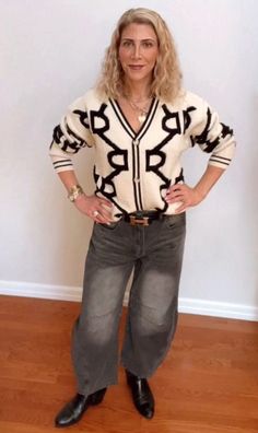 The Best Barrel Jeans for Women Over 50 and How to Style Them - fountainof30.com Loose Tops