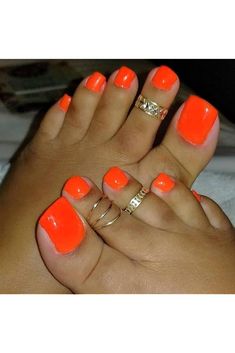 Outyua Glossy Toe Nails Orange Press on Toenails Acrylic Square False Toe Nail Short Fake Toenai Summer Beach Full Coverl with Designs 24pcs for Women (Orange) Pedicure Bright Colors, Orange Toes Black Women, Orange Toe Nails Ideas, Toe Colors For Fall, Toes Designs Pedicure, Neon Orange Pedicure, Orange Toes Nails, Nails Toes Design, Big Toe Designs Toenails