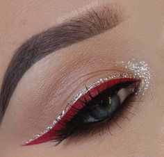 Colored Eyeliner Looks, Teknik Makeup, Silver Eyeliner, Halloweenský Makeup, Red Eyeliner, Red Eye Makeup