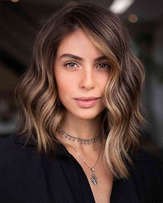 35 Cute Hairstyles for Medium Length Hair Right Now Asymmetrical Lob, Shoulder Length Wavy Hair, Balayage Blond, Textured Haircut, Oval Face Haircuts, Oval Face Hairstyles, Cute Hairstyles For Medium Hair, Oval Face, Soft Autumn