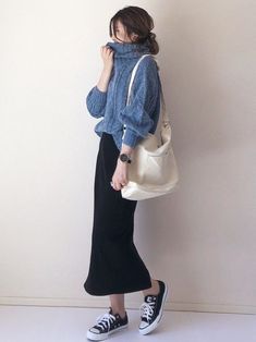 Japanese Minimalist Fashion, Long Skirt Fashion, Rock Outfit, Japanese Outfits, Modest Fashion Outfits, Girls Fashion Clothes, Japan Fashion, Korean Outfits