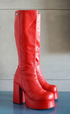 BUFFALO T-24400 CULT 40 red platform boots 90's Club Kid Grunge 90s 24400 t 40 EUR, 9 US WOMEN, 7 UK WOMEN condition: excellent vintage made in Spain Red Shoe Booties, Cheap Red Round Toe Boots, Wide Calf Boots Red, Platform Boots Fall 2022, Red Dress Chunky Boot, Colored Go Go Boots, Go Go Boots Funky, Luxury Red Platform Boots, Red Knee High Boots Leather