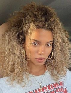 Beyonce Hair Color, Beyonce Hair, Short Natural Curly Hair, Colored Curly Hair