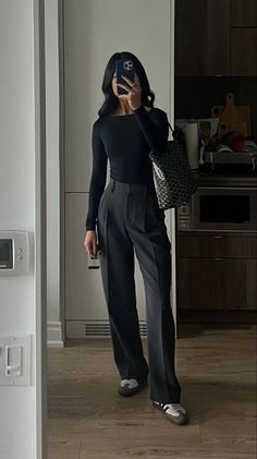 Western Business Casual, Outfit Of The Week, Old Money Fashion, Dress Pants Outfits, Money Fashion, Attractive Dresses, Woman Outfit, Pants Outfit Casual, Outfit Layout