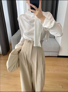 Korean Graduation Outfit, Drama Outfit, Elevated Outfits, Corporate Casual, Job Clothes, Money Outfit, Elegant Dresses Classy, Trendy Outfits For Teens, Classy Work Outfits