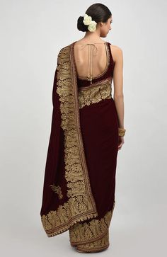 Tilla Embroidery, Velvet Saree, Beautiful Sarees, Embroidered Velvet, Indian Bridal Wear, Sun Shine, Simple Pakistani Dresses, Sari Blouse, Indian Couture