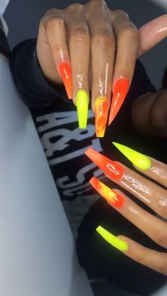 Squoval Nails, Cute Acrylic Nail Designs, Summer Acrylic Nails, Acrylic Nails Coffin, Coffin Nails Designs, Fire Nails, Pretty Acrylic Nails, Dope Nails, Nail Polishes