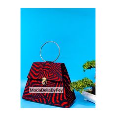 African ankara bag by @modabellabyfey African Fabric Accessories, Ladies Bag, African Ankara, Bags Handmade, Fabric Accessories, African Style, Leather Bags Handmade, African Fabric