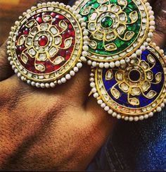 Cocktail rings in Kundan and Polki with rubies/emeralds/sapphire by Umrao Jewellers via Instagram Umrao Jewels, Jadau Rings, Kundan Rings, Rococo Jewelry, Bridal Asia, Rajput Jewellery, Large Rings, Vintage Modern Jewelry