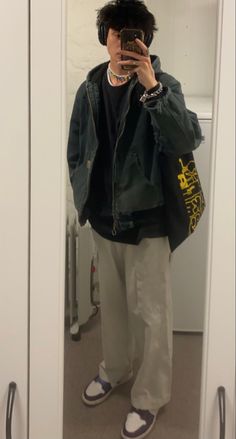 Good Male Outfits, Mens Clothing Styles Aesthetic Grunge, Cozy Masc Outfits, Skatecore Outfit, Simple Masculine Outfits, Outfit Inspo Masculine, Men Style Grunge, Masculine Outfits Winter, Indie Masculine Outfits