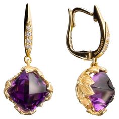 Signed by Carrera y Carrera, this elegant drop lia earrings with 5.53 carats total sugarloaf amethyst and 0.06 round diamond is made in 18k Yellow Gold. Perfect for a gift or wear in any special occasion. Antique Earrings, Vintage Earrings, Round Diamond, Round Diamonds, Amethyst, Jewelry Earrings, Yellow Gold, Drop Earrings, Purple