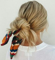 COQUE BAIXO ENFEITADO COM LENÇO - @allyfashion - #cabelo #penteado #cabelopreso #coquebaixo #chignon #gostodisto #lenços #bandana #lenco #echarpe #penteados Amber Fillerup Clark, Amber Fillerup, Barefoot Blonde, Hair Scarf Styles, 가을 패션