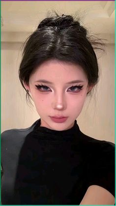 Korean Cold Makeup, Dou Yin Makeup Tutorial, Goth Makeup Asian, Everyday Douyin Makeup, Dark Korean Makeup, Epicanthic Fold Makeup, Sick Makeup Look, Front View Face, Eye Makeup Hacks