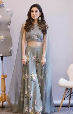 वेस्टर्न ड्रेस, भारतीय दुल्हन संबंधी, डिजाइनर कपड़े, Indian Wedding Gowns, Indian Outfits Lehenga, Traditional Indian Outfits, Indian Gowns Dresses, Ghagra Choli, Indian Gowns