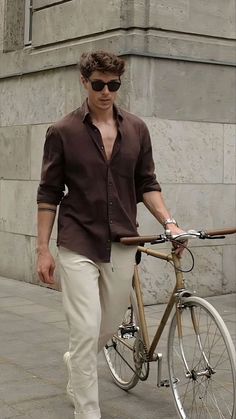 Italy Spring Outfits, Guys Fashion Casual, Money Clothes, Mens Smart Casual Outfits, Chique Outfit, Smart Casual Men