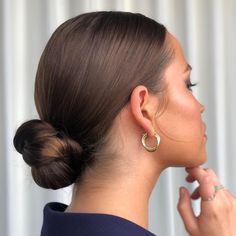 Low Bun Wedding Hair, Hair In A Bun, Wedding Bun, Types Of Hair Extensions, Low Bun Hairstyles, Instagram Hairstyles, Sleek Bun, Holiday Hairstyles, Hair Images