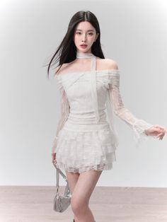 ❤︎White lace one-shoulder top + lace skirt❤︎ Top Model Outfits, Off Shoulder Top Outfit, Layered Mini Dress, Instagram Model Outfits, Crop Top Skirt Set, Tiered Mini Skirt, Lace Layers, Top Skirt Set, Elegante Casual