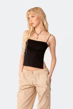 Straight Neckline Top, Ny Fits, Black Going Out Tops, Halter Tops Outfit, Open Back Tops, Crop Top Outfits Summer, 1990 Style, Open Front Top, Open Back Tank Top