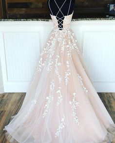 Silueta: una línea
Cintura: Natural
Longitud de la manga: sin mangas
Tela: encaje, tul
Color mostrado: champán
Sujetador integrado: sí Champagne Prom Dress Long, Champagne Wedding Dress Lace, Champagne Prom Dress, Prom Dresses Long Pink, Winter Formal Dresses, Spaghetti Strap Prom Dress, Tulle Evening Dress, Tulle Ball Gown, Pink Prom