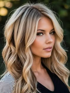 Long Blonde Color Ideas, Hair Color Ideas For Extensions, Caramel And Blonde Highlights Brown Hair Straight, Blonde Hair And Lowlights, Long Hair Low Lights And Highlights, Kalie Cuoco Hair, Blonde For 40 Year Olds, Blonde Balayage Fall 2024, Blond Hair Fair Skin