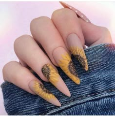 Nails Sunflower, Sunflower Nail, Simple Sunflower, Nails Yellow, Manicure Gel, Trendy Nail Art Designs, Her Nails