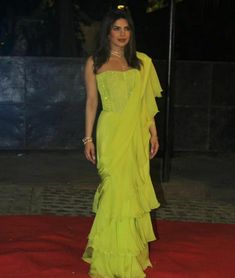 Priyanka Chopra Indian Wear, College Farewell, Gown Traditional, 50 Anniversary, Lunch Outfit, Desi Fits, Draped Saree, Preity Zinta, Yellow Gown