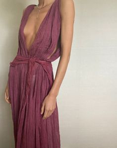 Tulum Style Clothing, Chic V-neck Evening Maxi Dress, Elegant Flowy V-neck Dress, Beachwear V-neck Maxi Dress For Date Night, Pink V-neck Summer Gown, Summer Pink V-neck Gown, Chic V-neck Spring Gown, Party Dresses With Tie Back And Maxi Length, Chic Pink Halter Dress For Wedding