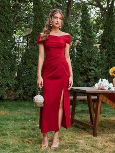 Burgundy Gown Classy, Bridemaid Dress Designs, Bridesmaid Gown With Sleeves Classy, Classy Red Dress Outfit, Plain Bridesmaid Dresses, Shein Wedding Dress, Red Dresses Classy Elegant, Red Dress Classy Long, Elegant Bridesmaid Dresses With Sleeves