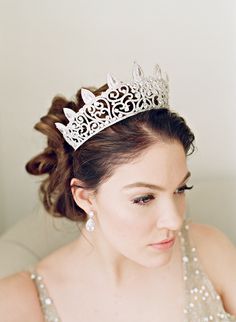 Aesthetic Bride, Tiara Diamond, Glam Bride, Updo Wedding, Hair Accessories Bridal, Crystal Bridal Tiaras, Wedding Bride And Groom, Beautiful Tiaras, Tiara Wedding