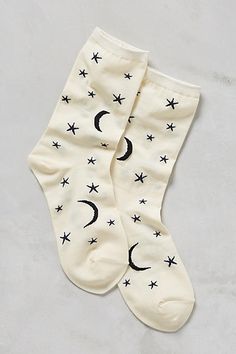 Cosmos Crew Socks - anthropologie.com Tokyo Street Fashion, Troye Sivan, Grunge Look, Winter Mode, White Socks, Oc Ideas