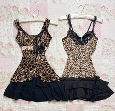 cr: pxnky.777 Romanba Gyaru Outfits, Cheetah Dresses, Coquette Gyaru Outfits, Pink Mcbling, Dark Mcbling Outfits, Juicy Cotoure Fits, Cute Gyaru Bikinis