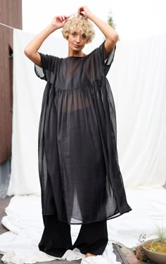 Summer 24 Fashion, Oversized Casual Outfits, Fun Outfits For Women, Space Outfit Aesthetic, Kimono Style Wedding Dress, Sheer Dress Outfit, Artsy Dress, Size 10 Fashion, Mode Kimono