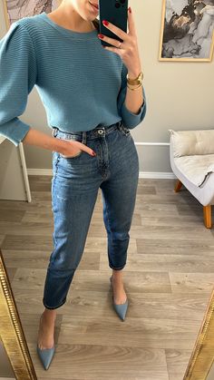 Jean Work Outfits Women Office, Elegant Jeans Outfit Classy, Jean Work Outfits Women, Jean Work Outfits, Casual Office Outfits Women Jeans, Trendy Jeans Outfits, Jeans Outfit For Work, Casual Oufits, Work Outfits Women Office