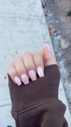 Short Coffin Pearl Nails, Pink Chrome Acrylic Nails Coffin, Birthday Nails Inspo Coffin, Pink Pearl Nails Coffin, Short Coffin Shape Nails Acrylics, Cute Pink Chrome Nails, Short Coffin Acrylic Nails Chrome, Pink B Day Nails, Pink Chrome Nails Designs Square