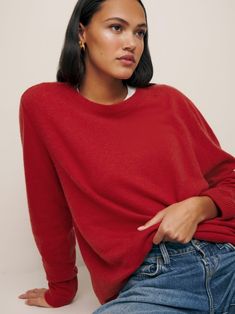 Kendall Jenner Red Sweater, Sustainable Sweater, Dark Red Sweater, Cashmere Sweater Outfit, Chic Winter Outfit, Red Cashmere Sweater, Cool Looks, Find Style, Silky Pants