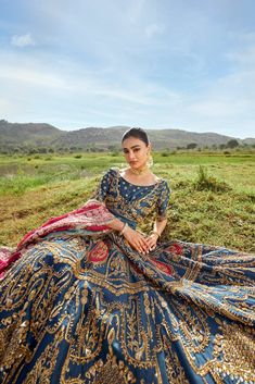 Bridal Choli, Choli Style, Embroidery Goldwork, Lehenga Pakistani, Tilla Embroidery, Anniversary Dress, Pink Dupatta