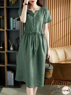 Top Designs For Women, Simple Kurti Designs, Just Us, Frock Design, Fashion Dresses Casual, Vintage Style Dresses, Versatile Dresses, Style Dresses