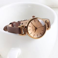 Luxury Modern Watch Bracelet, Modern Cartier Watches With Subdials, Korean Watches For Women, Elegant Cartier Automatic Watch, Watches Women Simple, Elegant Gold Self-winding Watches, Womens Designer Watches, Bracelet Watches Women, Trendy Watches