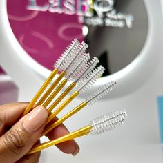 The Golden Brush Disposable luxury is a real thing. Our disposable Mascara wands are perfect for combing through, separating quickly, and fluffing lashes throughout your service. Package includes: 50pcs white head with gold handle eyelash brushes Brush heads are 1 inch in length; handles are 4 inches long. Lash Brush Aesthetic, Comb Brush Mascara, Mascara Spoolie, Lash Applicator Tool, Honey Beauty, Disposable Mascara Wands, Eyelash Brush, Mascara Brush, Mascara Wands