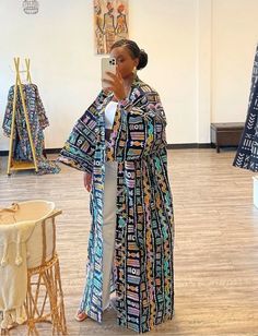 Long kimono in 100% cotton wax Long Kimono Set, Traditional Long Kimono, Kimono Coats & Jackets, Mode Kimono Wax, Long Kimono Plus Size, Kimono Fashion Ankara, Ankara Kimono Outfit, Kimono Fashion Street Style Casual, Kimono Ankara Styles