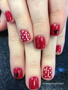 Nails Art Red, Disney Gel Nails, Mickey Mouse Nail Art, Disneyland Nails, Disney Nail Designs, Mickey Mouse Nails, Minnie Mouse Nails, Mickey Nails, Nail Art Disney