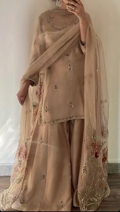 #desistyle #desiinspiration #eid #eidewear #eidinspiration #pakistanistyle #weddingguest #weddingstyle #nikkah White And Gold Pakistani Dress, Plain Pakistani Dress, Daily Pakistani Wear, Beige Indian Outfit, Pakistani Guest Wedding Outfits, Battisi Packing Ideas, Nikkah Outfit For Sister, Punjabi Designer Suits For Wedding, Groom Sister Dress Pakistani