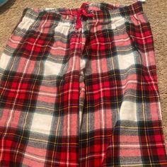 Old Navy Medium Tall Flannel Pajama Pants . Never Worn No Rips Or Tears Flannel Pajama Bottoms, Christmas Sleepover, Adult Onesie Pajamas, Old Navy Pajamas, Sports Bra Pattern, Maternity Pajamas, White Pajamas, Plaid Pajama Pants, Flannel Pajama Pants