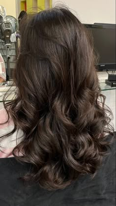 Plain Curl Perm, Long Brown Hair With Layers Wavy, Medium Loose Curls, Asian Curled Hair, Long Layered Hair Curly Waves, Loose Curls With Layers, Loose Permed Hairstyles, Slightly Curled Hair, Loose Curls Prom Hair