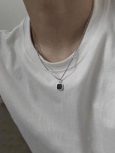 Argent  Collar  Acier inoxydable   Embellished Guys Jewelry Necklaces, Men Silver Accessories, Jewelry Accessories Necklaces Men, Minimalist Necklace Men, Simple Mens Jewelry, Cool Mens Jewelry, Men Accessories Aesthetic Necklace, Old Money Necklace Men